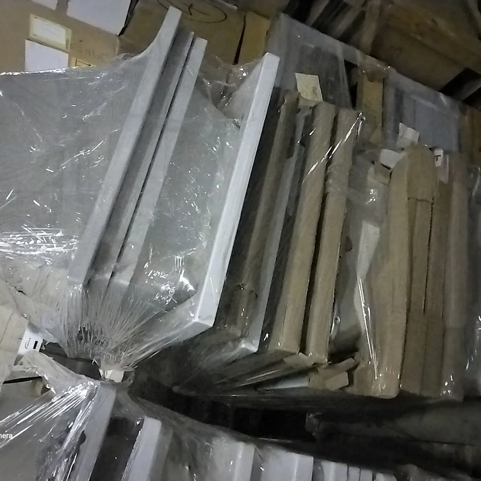 PALLET OF APPROXIMATELY 12 MIXED DEEP BATHS 1800 & 1700