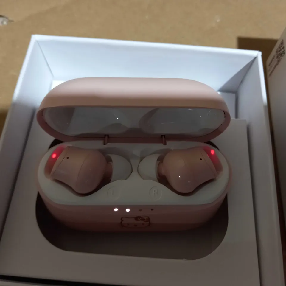 HELLO KITTY WIRELESS EARPODS 
