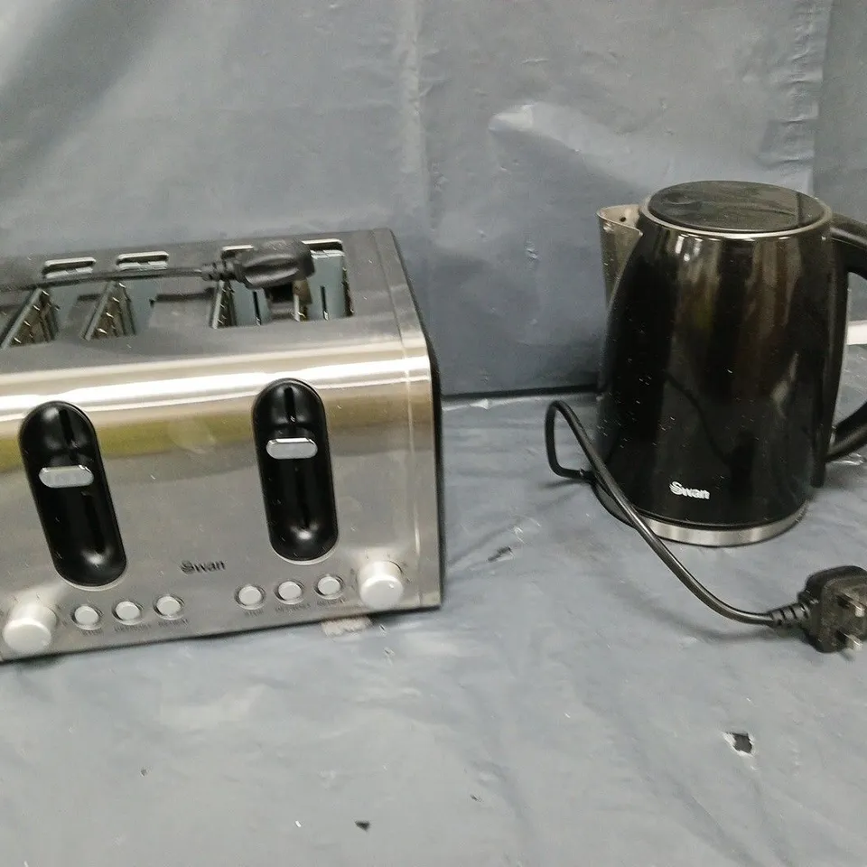 SWAN KETTLE & TOASTER 4-SLICE TWIN PACK RRP £49