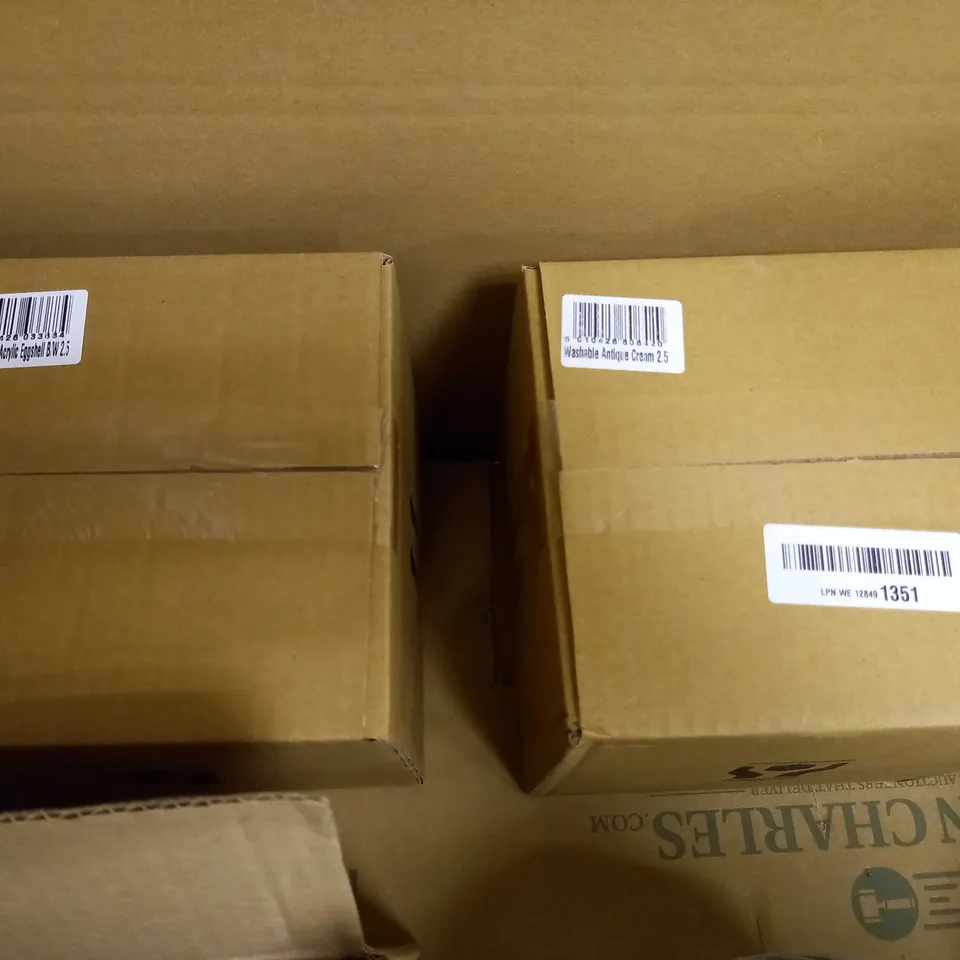 LOT OF APPROX 4 ASSORTED PACKAGED BOXED PAINTS TO INCLUDE: LEYLAND, JOHNSTONES