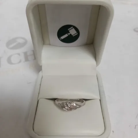 DESIGNER 9CT WHITE GOLD DIAMOND SET RING