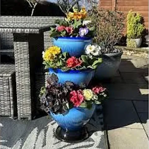 BOXED GRUMPY GARDENER 3 TIER DRIP EFFECT PLANTER