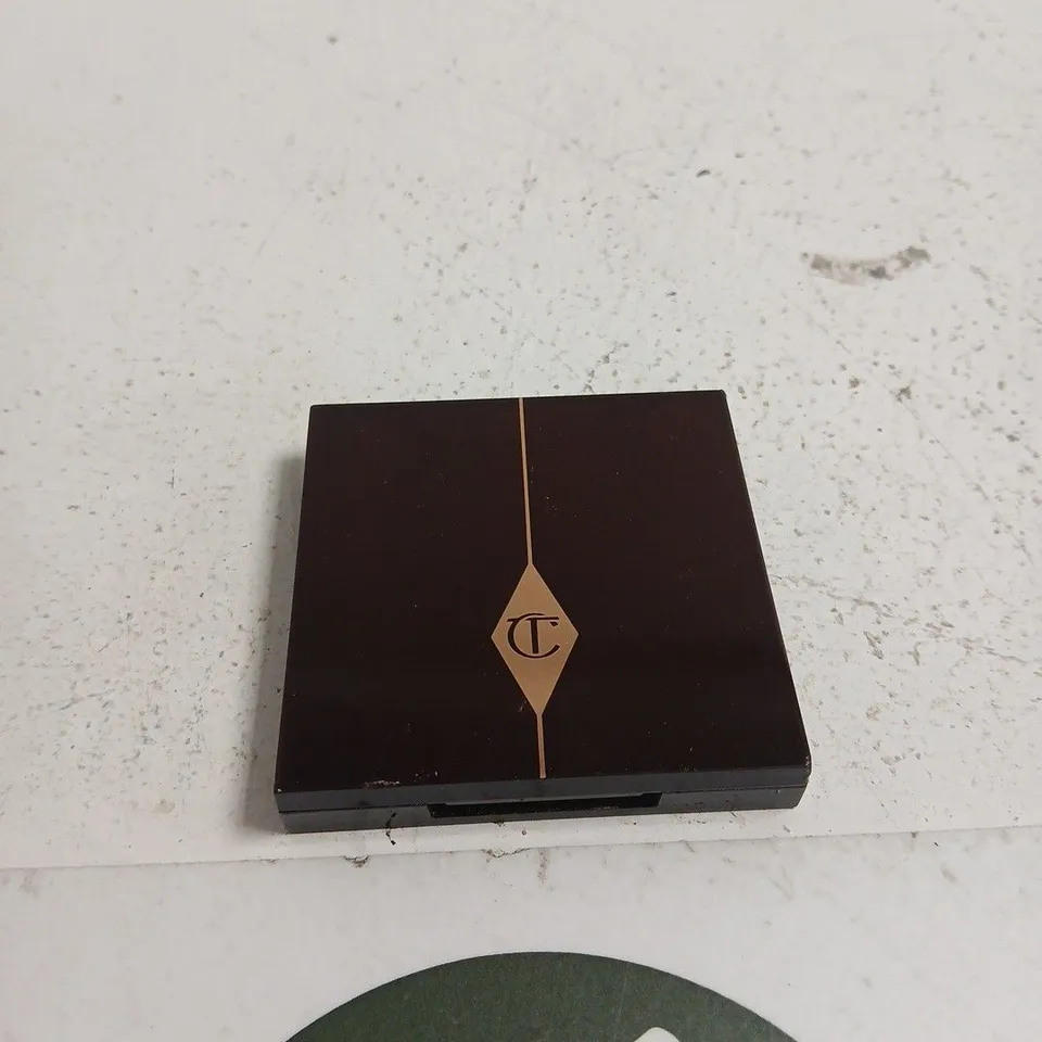 CHARLOTTE TILBURY COLOUR CODED EYESHADOWS MAKE-UP – DARK BROWN CASE WITH GOLD DIAMOND DETAIL 