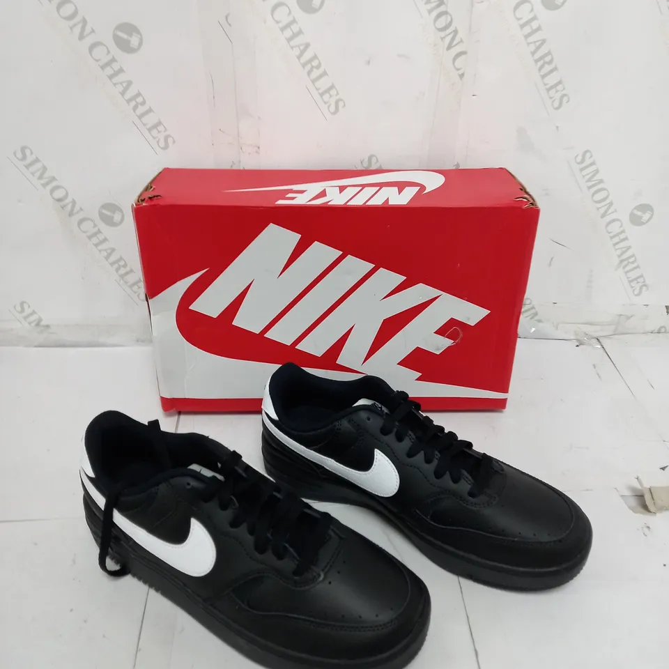 BOXED PAIR OF NIKE GAMMA FORCE BLACK/WHITE UK 6.5 