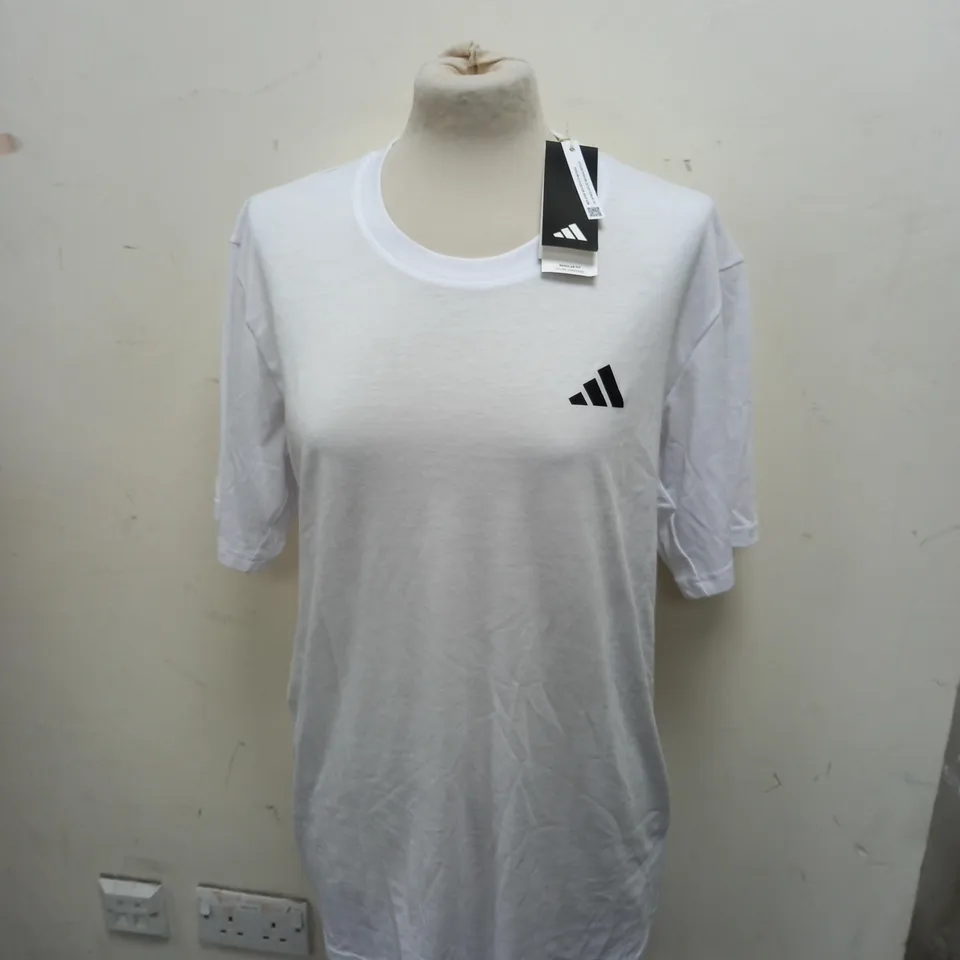 ADIDAS WHITE T-SHIRT - MEDIUM 