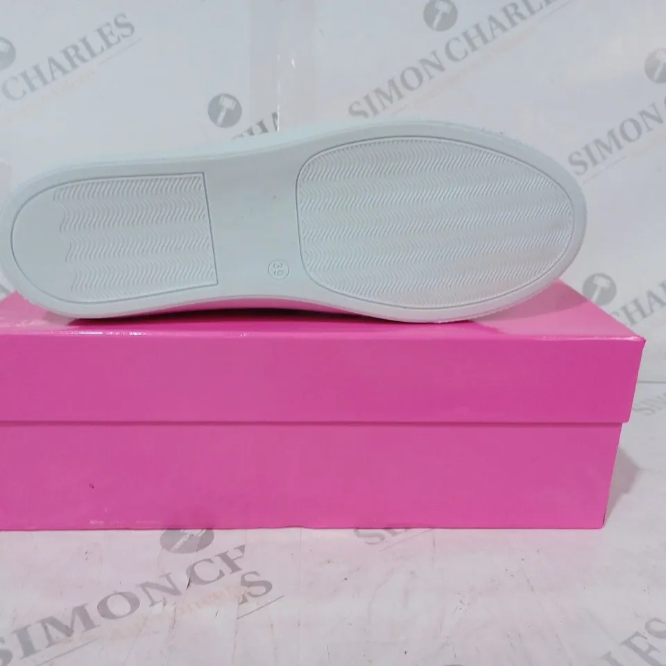 BOXED PAIR OF DANNII MINOGUE GALAXY TRAINERS IN WHITE W. STUDS SIZE 6