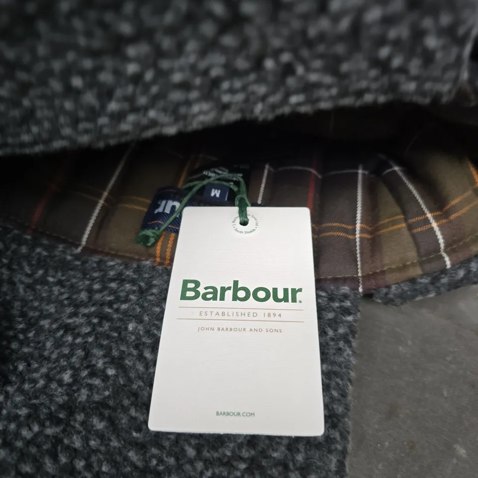 BARBOUR SANDBAY QUILTED TRAPPER HAT – BLACK