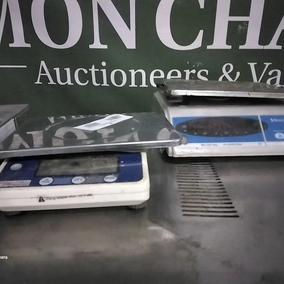 2 X  DIGITAL SCALES