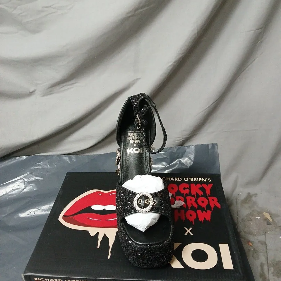 KOI ROCKY HORROR SHOW FRANK N FURTER CHARM HEELS BLACK BOXED SIZE 3