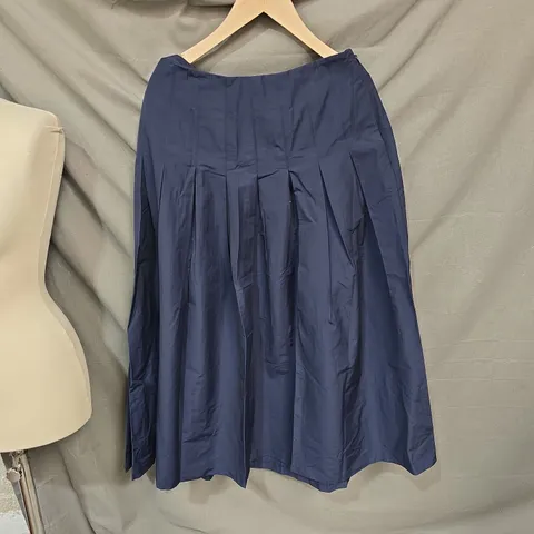 BODEN NAVY PLEATED SKIRT, UK 12 L (US 8 L)