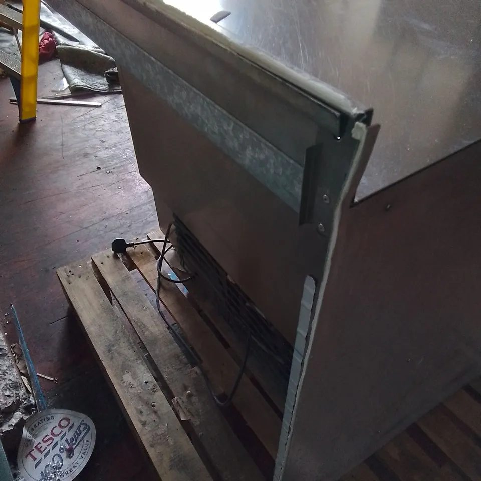 COMMERCIAL KTAR 9/02 BT KITCHEN COUNTER UNIT WITH UNDERCOUNTER STORAGE
