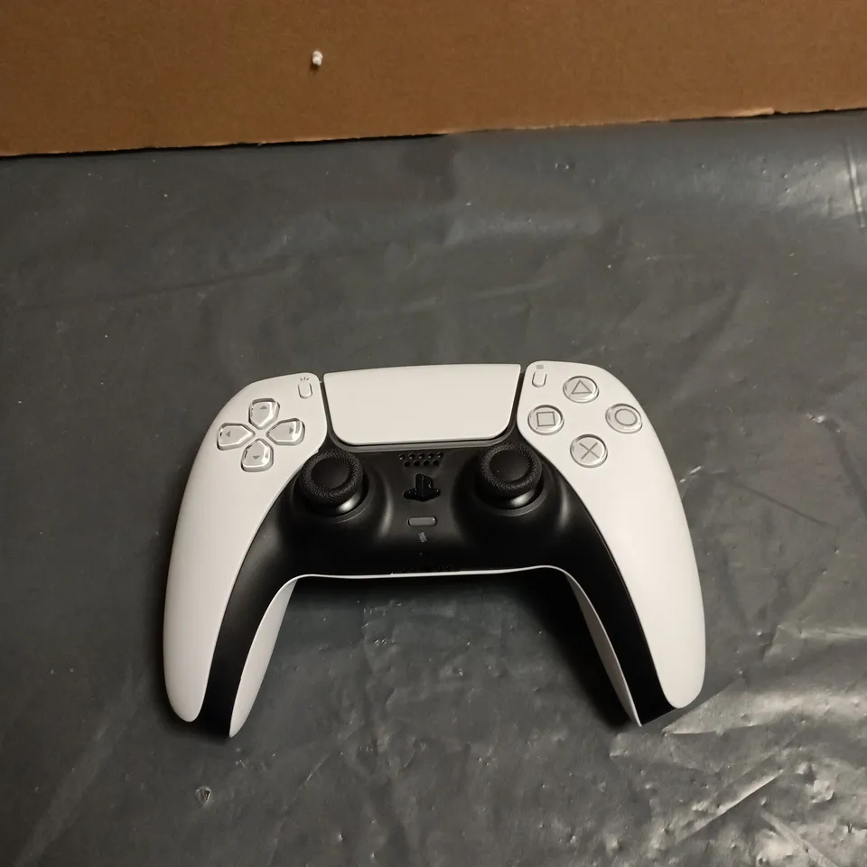 PLAYSTATION DUAL SENSE WIRELESS CONTROLLER BOXED