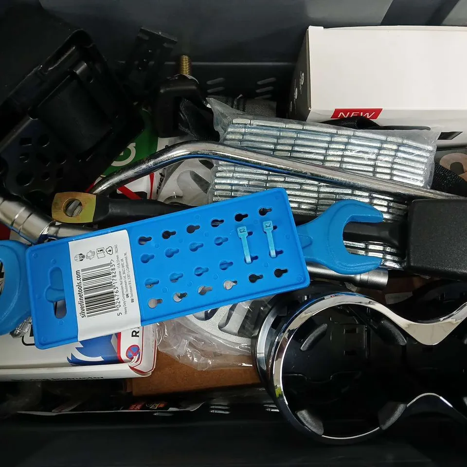 APPROXIMATELY 12 ASSORTED VEHICLE PARTS & ACCESORIES TO INCLUDE HEAVY DUTY COMPRESSION SPANNER, HEADLIGHT REFURBISHMENT KIT, THEORY TEST PASS KIT, ETC