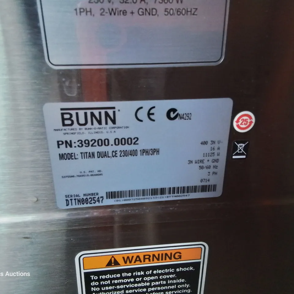 BUNN DUAL TITAN COMMERCIAL COFFEE BREWER WITH TWIN URNS