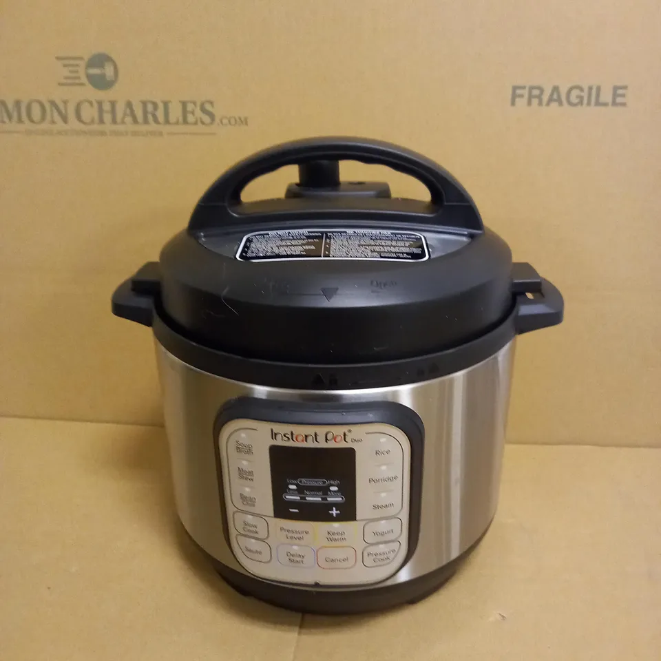 INSTANT POT DUO MINI PRESSURE COOKER