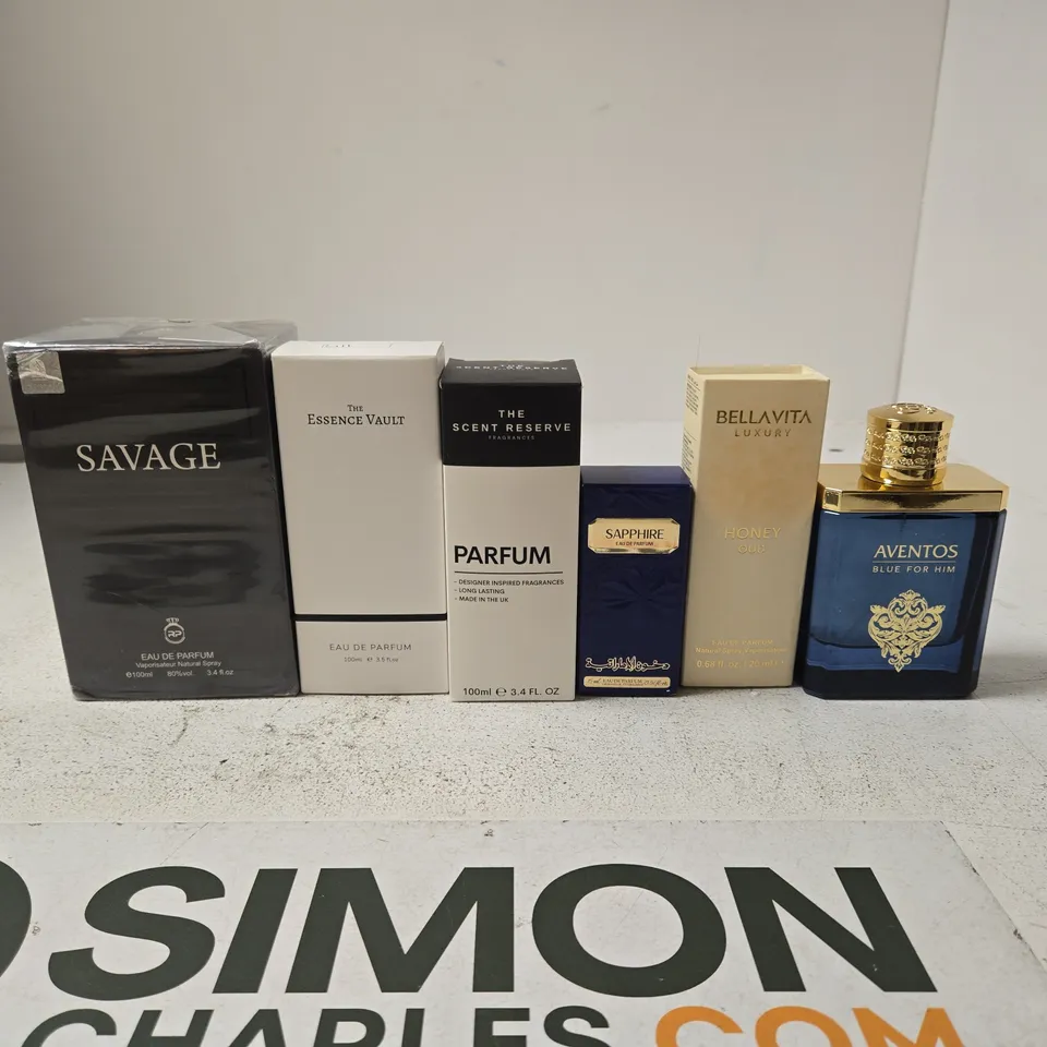 TOTE OF APPROXIMATELY 18 ASSORTED FRAGRANCE ITEMS THE ESSENCE VAULT, THE SCENT RESERVE, SAPPHIRE, BELLAVITA HONEY OUD, AVENTOS BLUE FOR HIM ETC