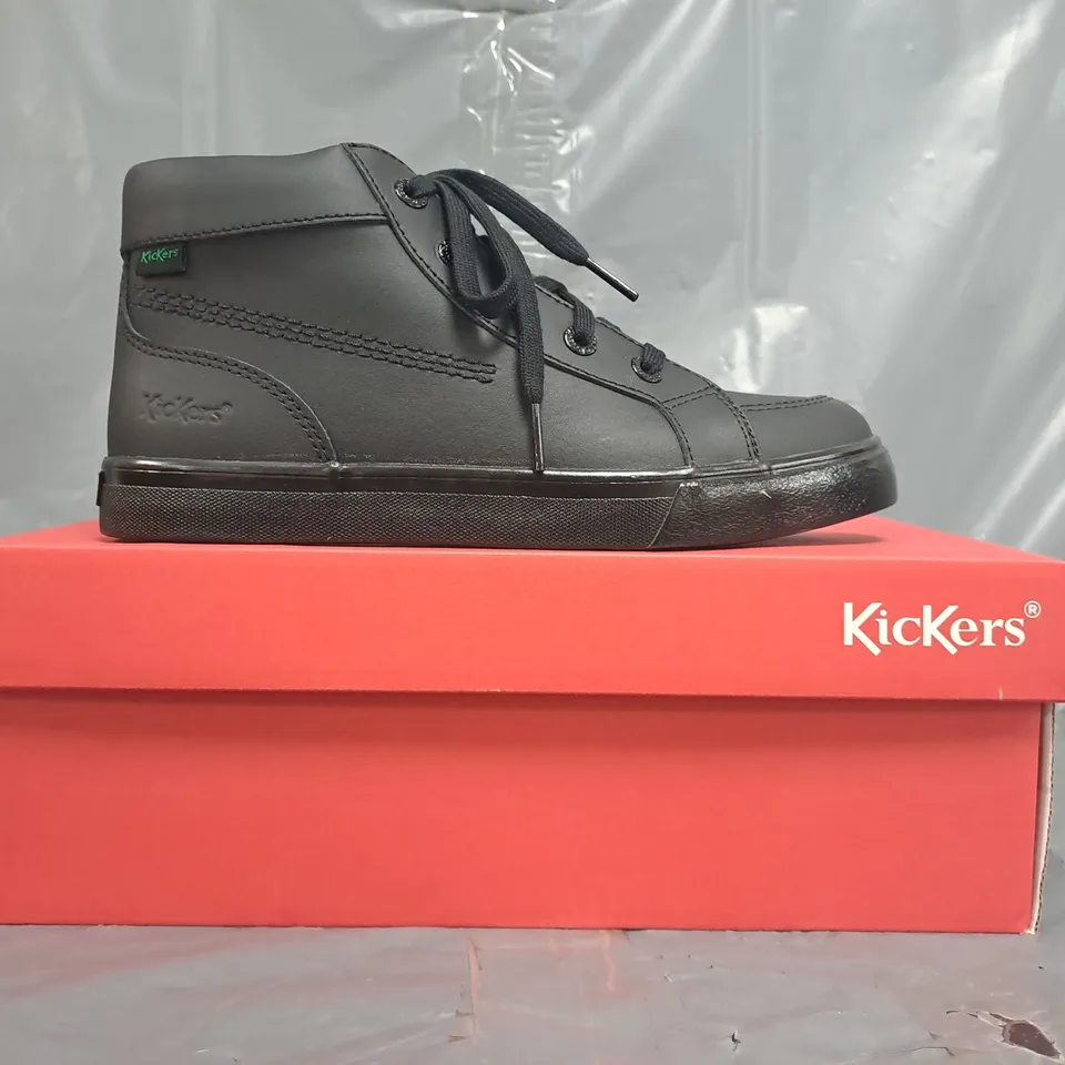 BOXED PAIR OF KICKERS SHOES IN BLACK SIZE EU 38
