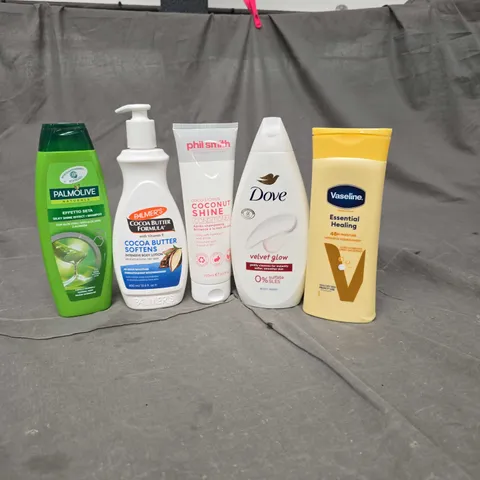 APPROXIMATELY 20 ASSORTED HEALTH & BEAUTY PRODUCTS TO INCLUDE DOVE VELVET GLOW BODY WASH, PHIL SMITH CONDITIONER AND PALMOLIVE SHAMPOO