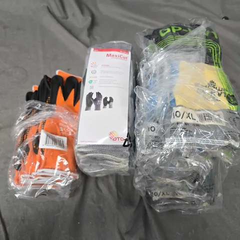APPROXIMATELY 30 ASSORTED WORKWEAR SAFETY GLOVES