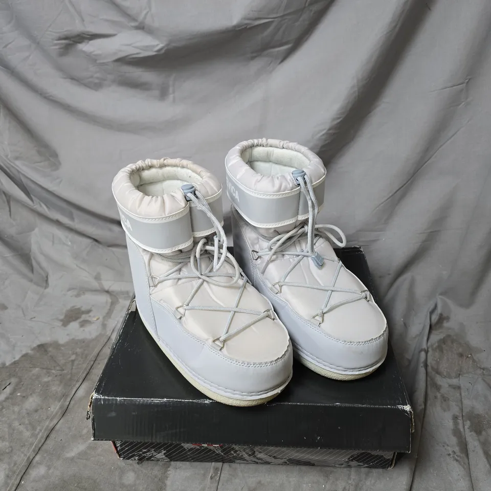 NEVICA SNOW BOOTS – WHITE/LIGHT GREY, VELCRO TOP STRAP, LACE-UP FRONT UK 5 - 6