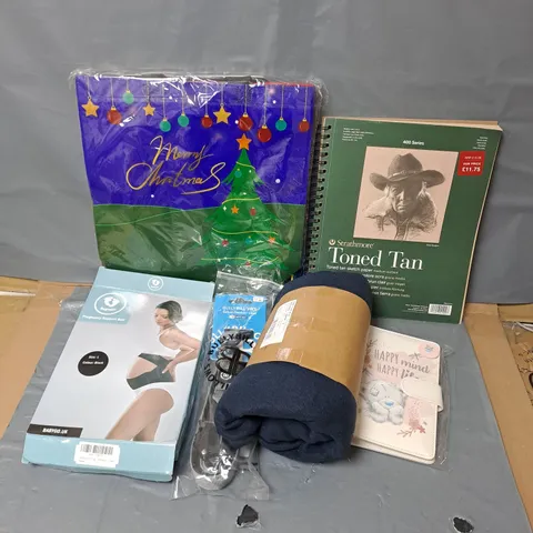 APPROXIMATELY 20 ASSORTED HOUSEHOLD ITEMS TO INCLUDE COMBAT LEAD, PREGNANCY SUPPORT BELT, TONED TA SKETCH PAPER, ETC - COLLECTION ONLY