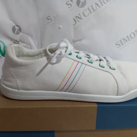 MIP KANNES NKEL BOOTS IN WHITE - SIZE 7