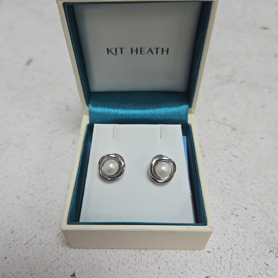 KIT HEATH PEARL STUD EARRINGS