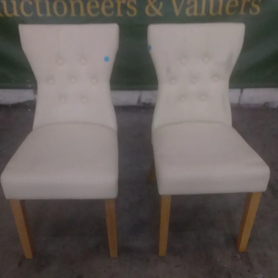 SET OF 2 DESIGNER BEWLEY IVORY LEATHER BUTTON BACK DINING CHAIR (OAK LEG)