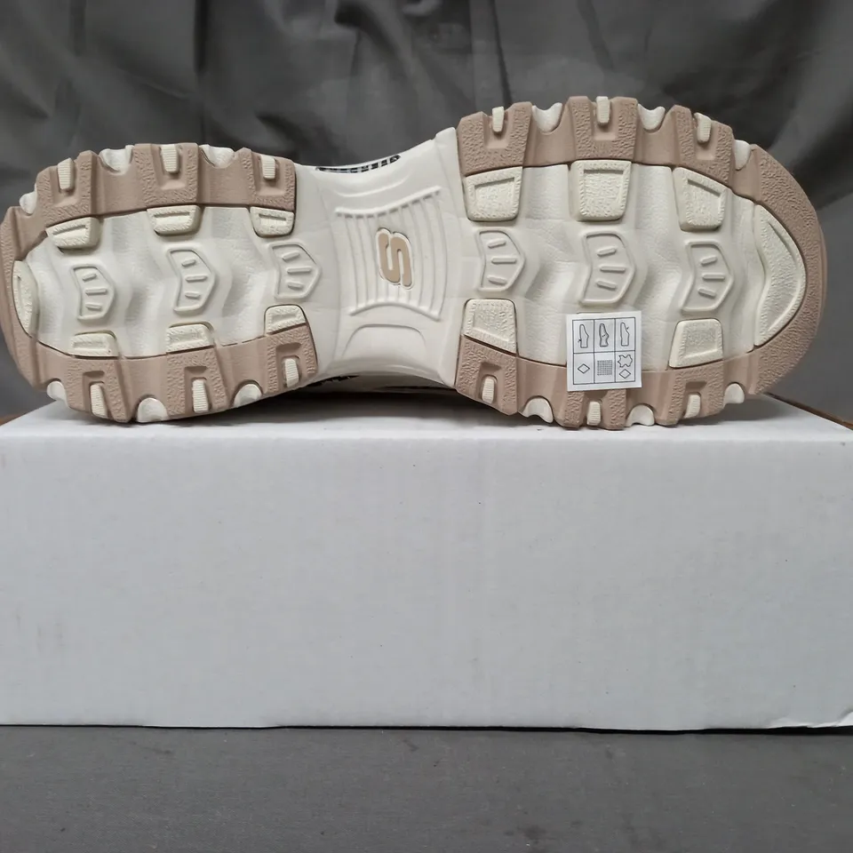 BOXED PAIR OF SKECHERS TRAINERS IN TAUPE SIZE 6.5