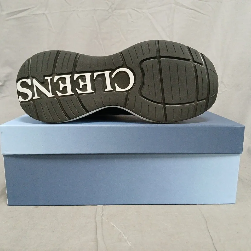 BOXED PAIR OF CLEENS PODIUM TRAINERS IN GRAPHITE SIZE UK 8.5