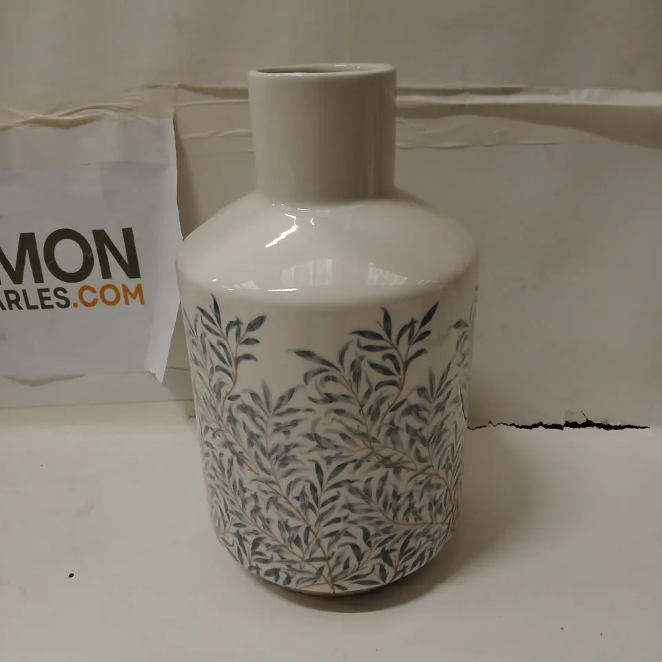 UNBOXED WILLIAM MORRIS DESIGNS BY CLARKE & CLARKE CERAMIC VASE