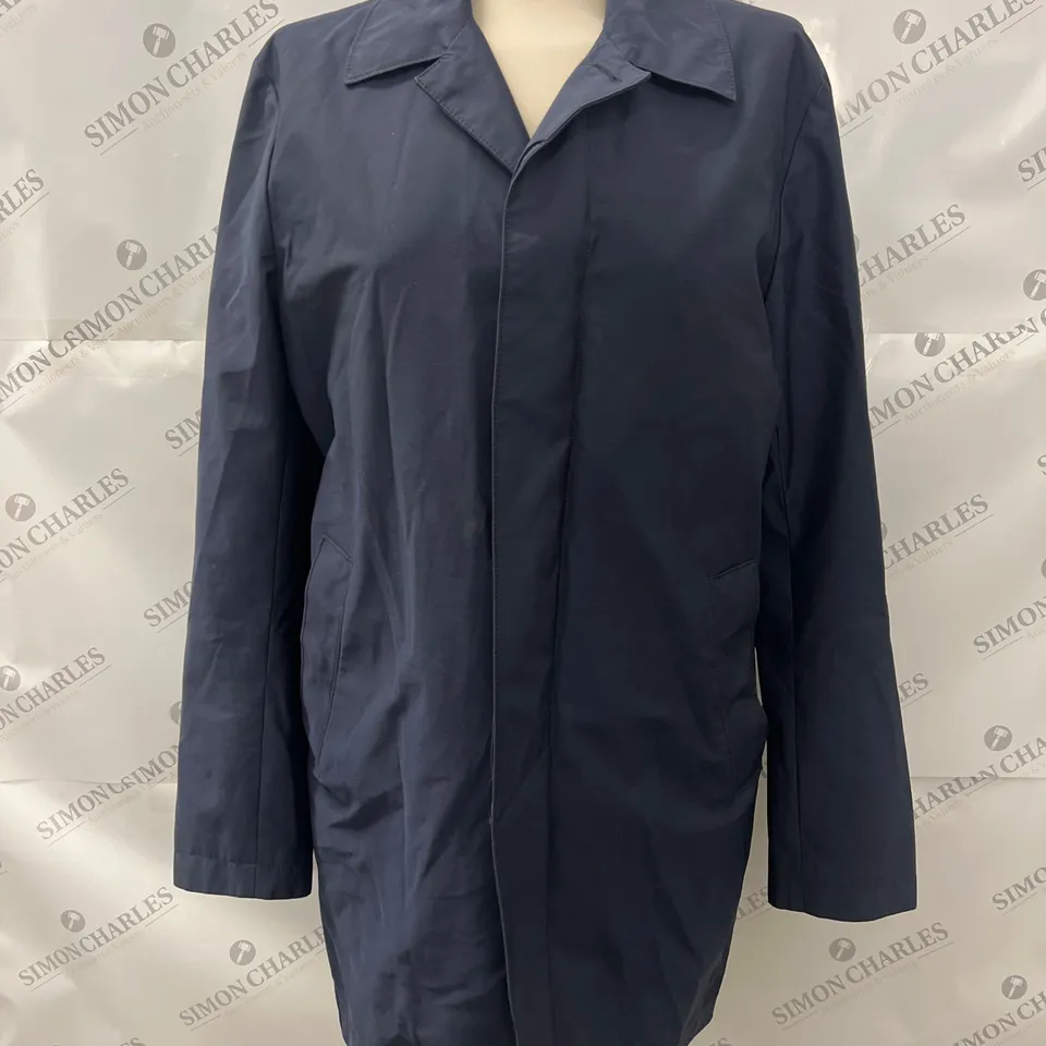 J.LINDEBERG BUTTON FRONT COAT IN NAVY SIZE 48