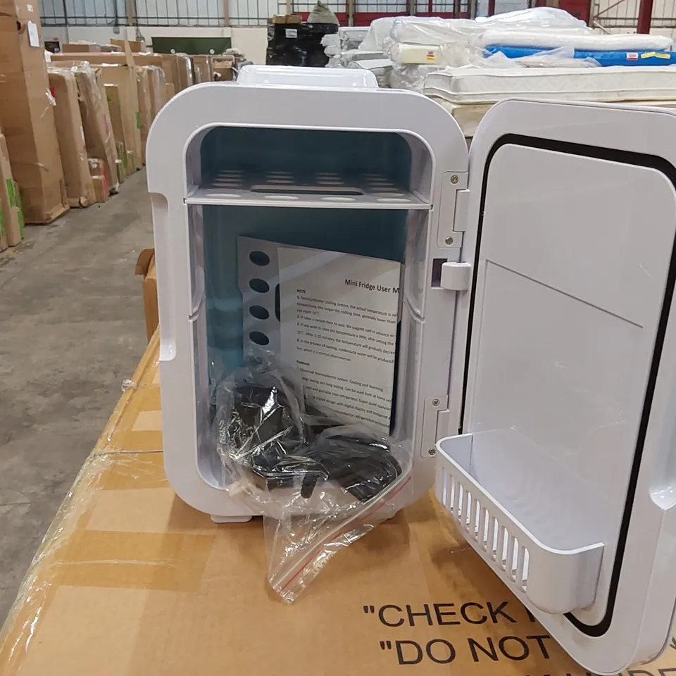 BOXED CLIPOP PORTABLE QUIET 8L MINI FRIDGE (1 BOX)
