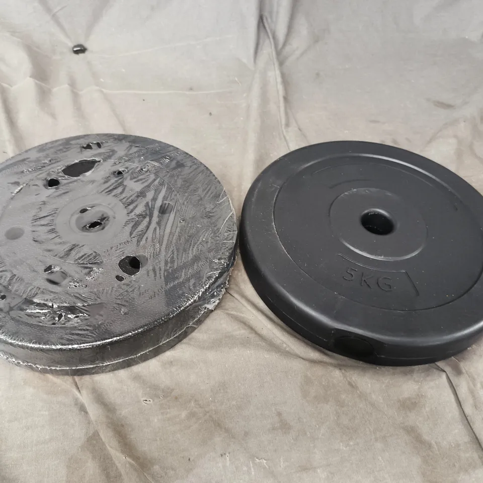 LOT OF 2 BARBELL WEIGHT PLATES 5KG PER PLATE