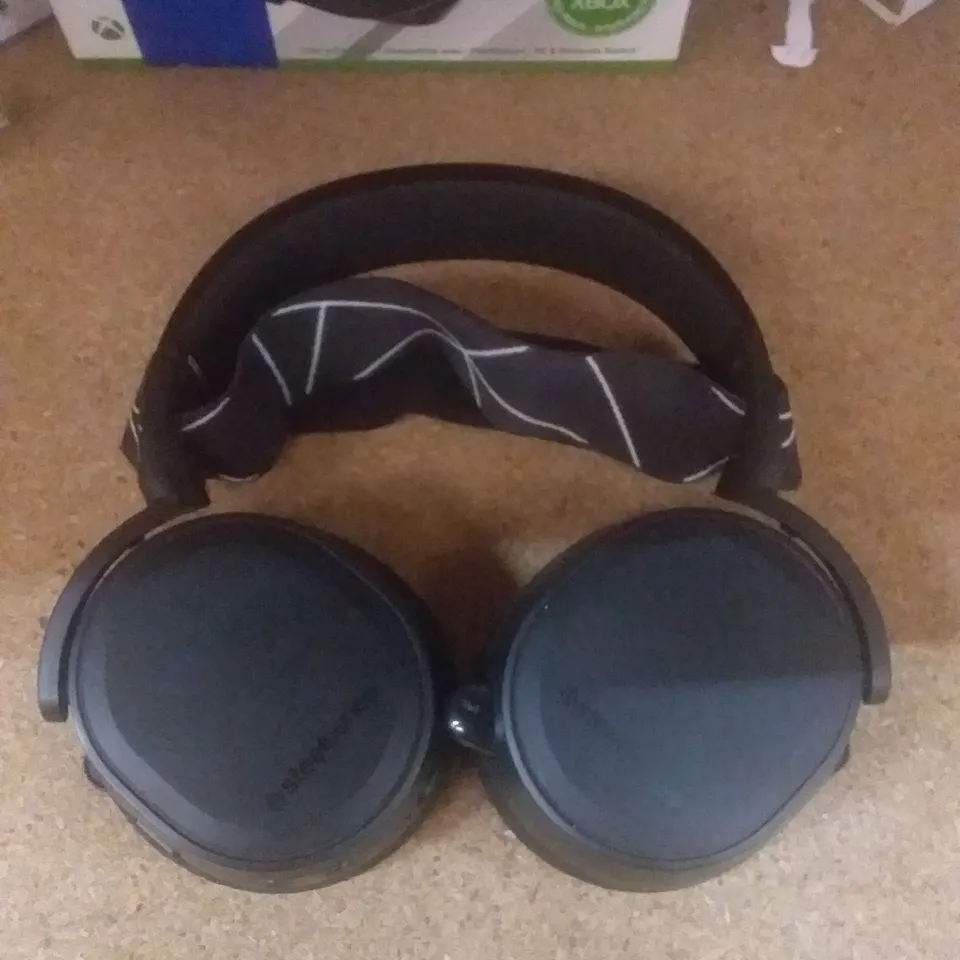 STEEL SERIES ARCTIS 9 WIRELESS GAMING HEADSET