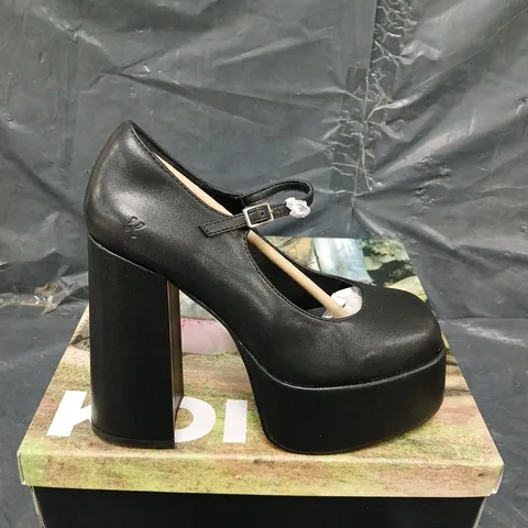 BOXED PAIR OF KOI DARKBLOOM BALCK PLATFORM HEELS - UK SIZE 6