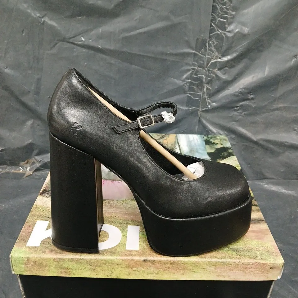 BOXED PAIR OF KOI DARKBLOOM BALCK PLATFORM HEELS - UK SIZE 6