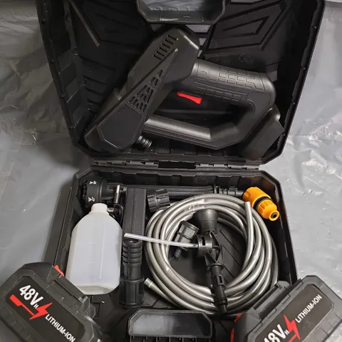 BATTERY POWERED HANDHELD SPRAYER IN CARRY CASE