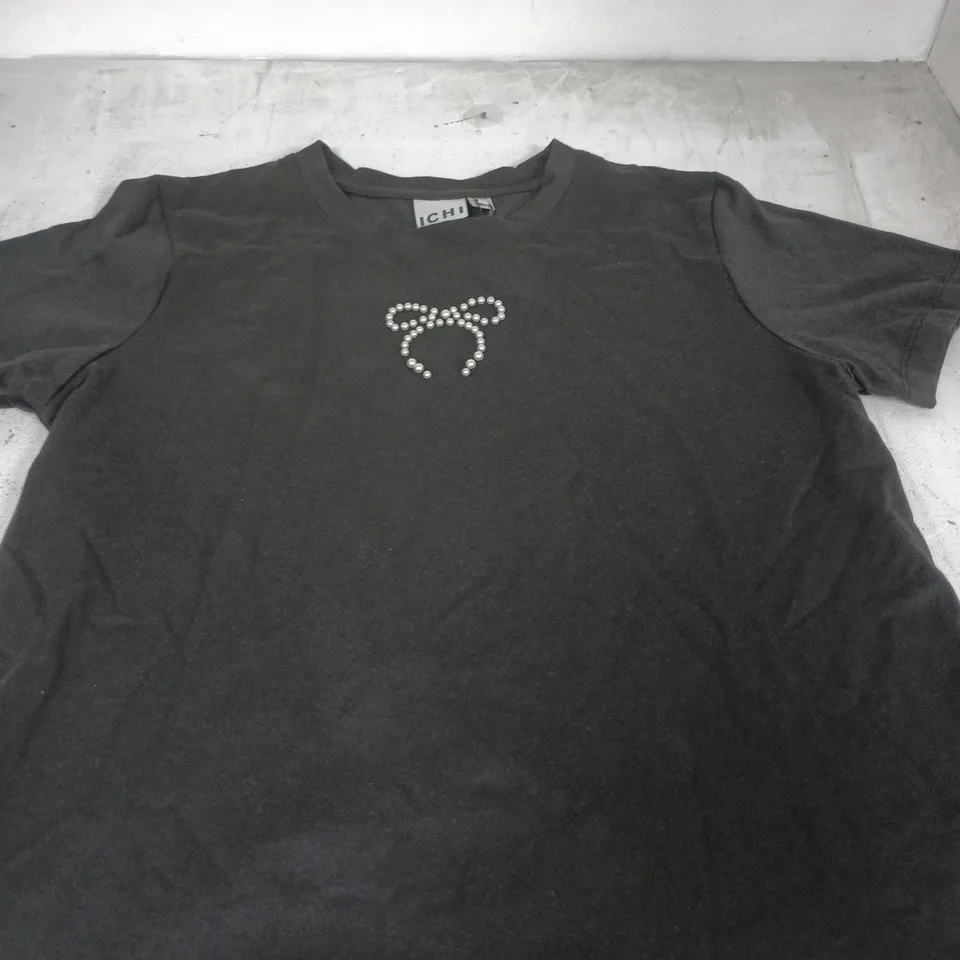 ICHI BLACK T-SHIRT WITH PEARL EMBELLISHMENT – SIZE M