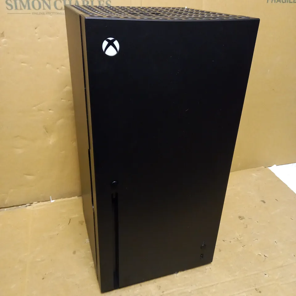 XBOX SERIES X REPLICA MINI FRIDGE THERMOELECTRIC COOLER 1.5:1