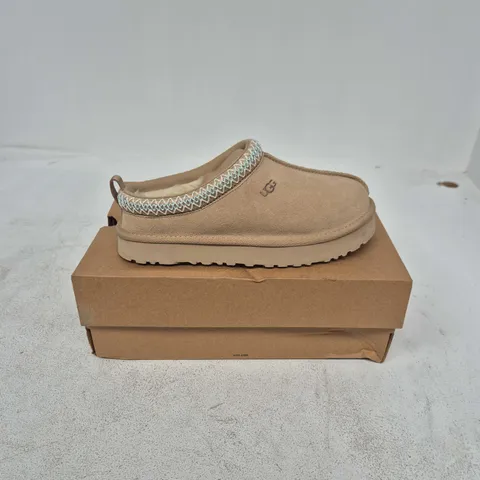 BOXED PAIR OF UGG K TAZZ IN SAND - UK 4
