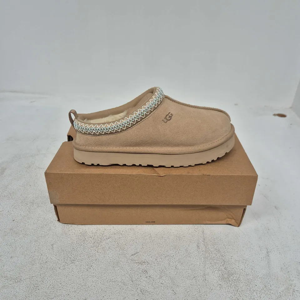 BOXED PAIR OF UGG K TAZZ IN SAND - UK 4