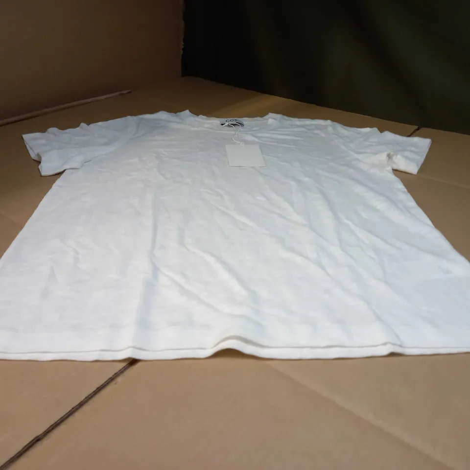 COS WHITE CREW NECK TEE - MEDIUM