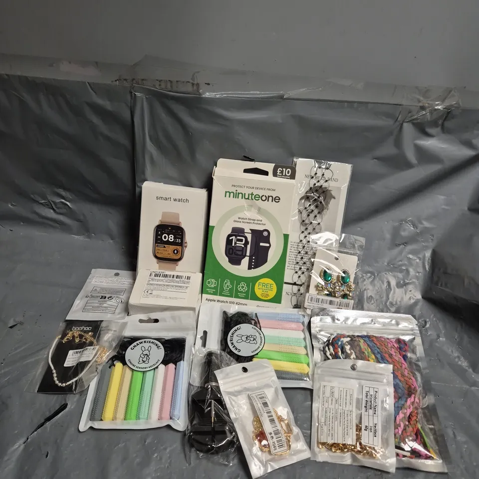 APPROXIMATELY 20 ASSORTED JEWELLERY & ACCESSORY ITEMS TO INCLUDE SMART WATCH, SENSORY NECKLACE, EARRINGS, ETC