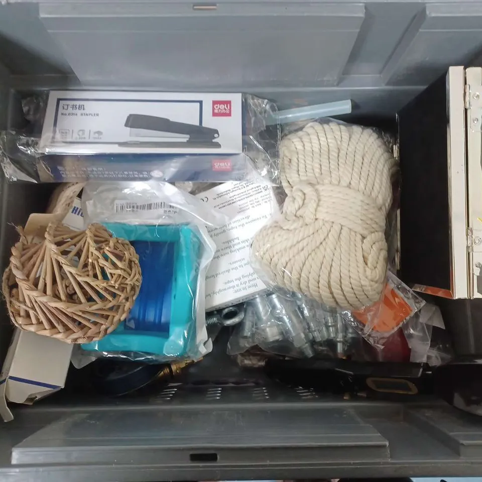 BOX OF ASSORTED HOUSE HOLD ITEMS TO INCLUDE - TOOLS - CUPS AND STRAWS - PICTURE FRAME 