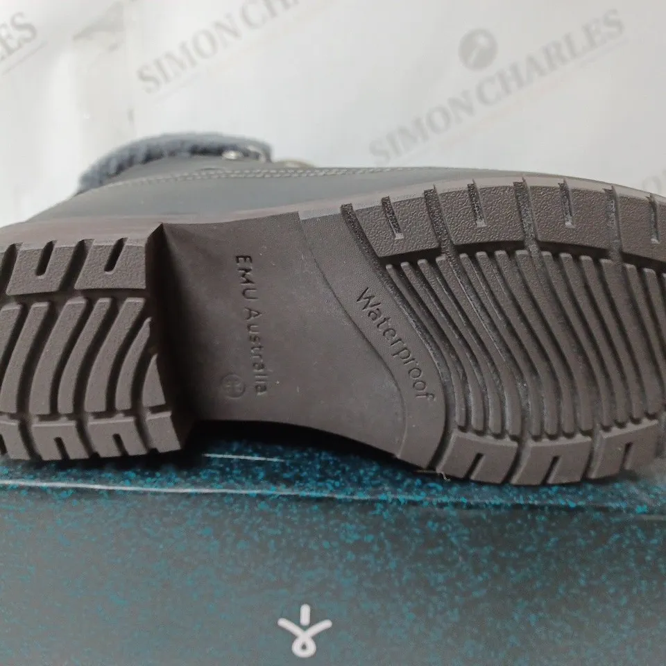 EMU OKAB WATERPROOF BOOTS, DARK GREY - SIZE 5