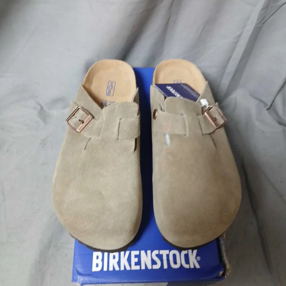 BIRKENSTOCK BOSTON BS TAUPE SUEDE CLOGS – UK 7 (EU 38)