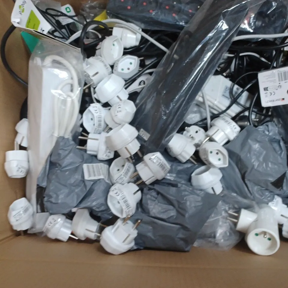 BOX OF APPROX 30 ASSORTED ITEMS TO INCLUDE -SHELLY PLUG , NF 5X16A 1M EXTENSION LEAD , SMART WIFI MINI PLUG ETC