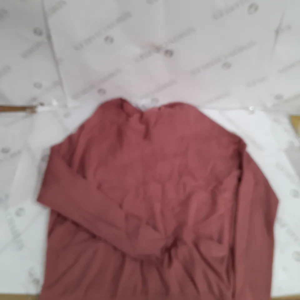 BOX OF ASSORTED WOMENS CLOTHING TO INCLUDE SKIRTS, SWEATERS, JUMPERS ETC 