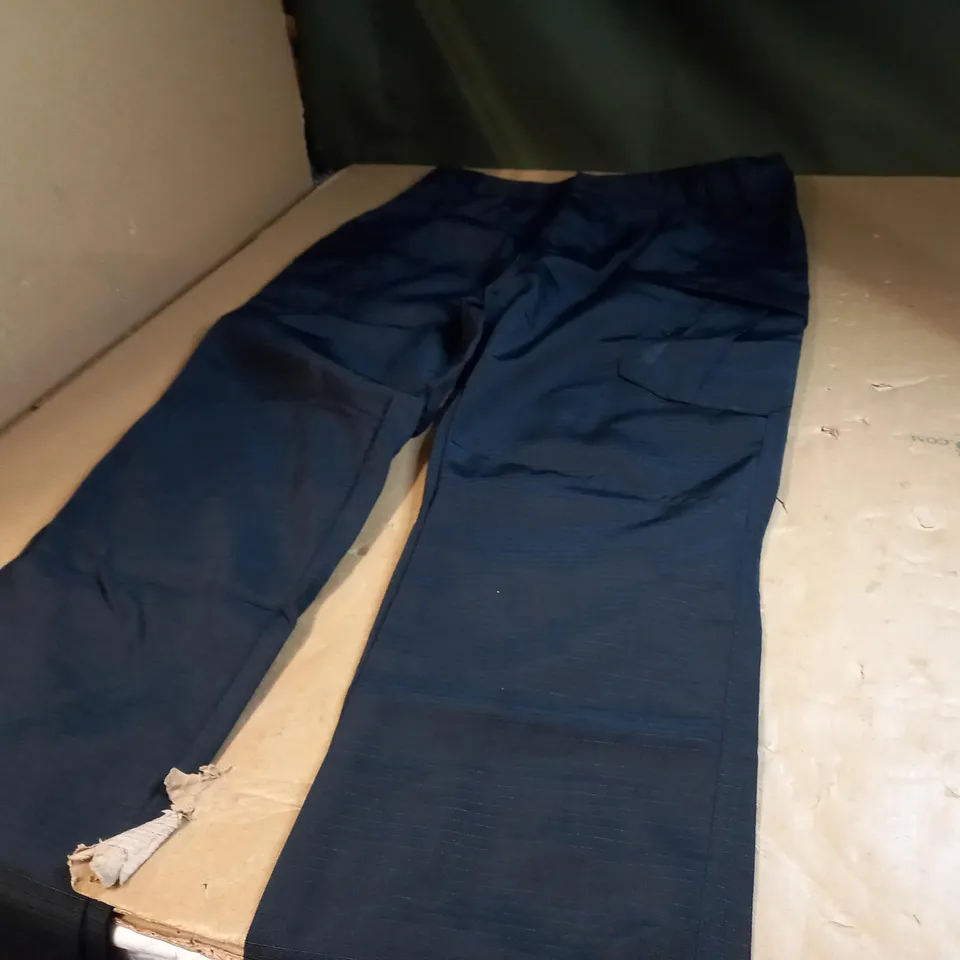 PAIR OF BLACK TACTICAL SERIES WATERPROOF TROUSERS SIZE LARGE